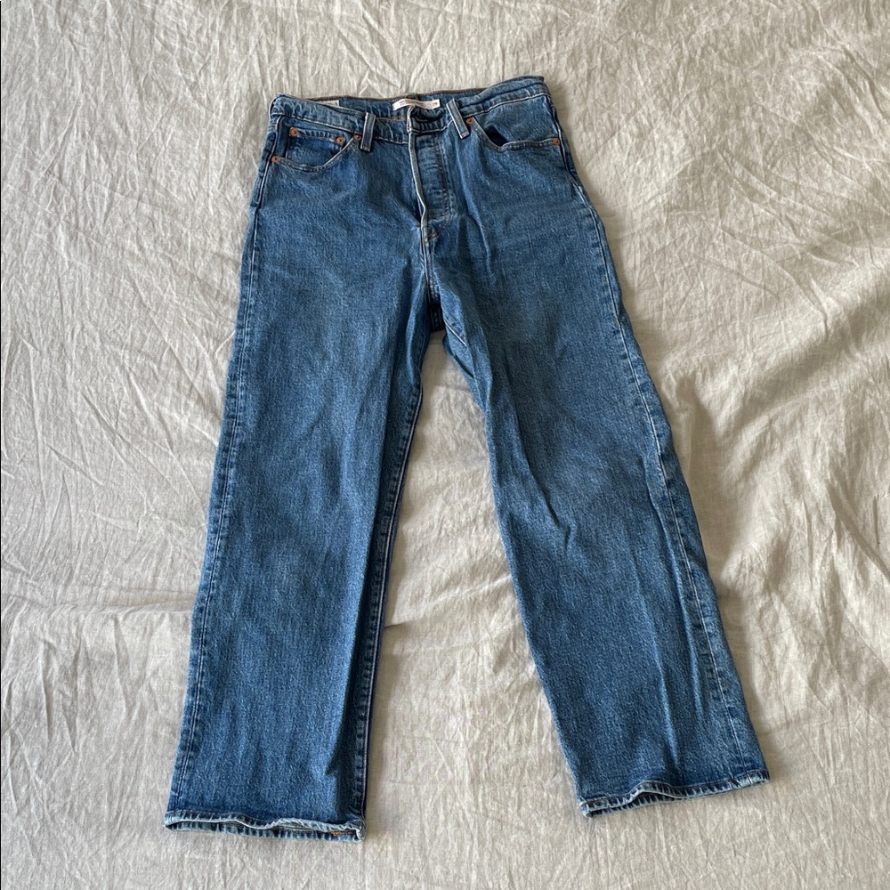 *SOLD* Levi's Ribcage Straight Jeans, Medium Wash